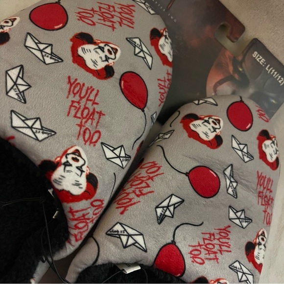 Pennywise IT Movie Slippers - Picture 3 of 5